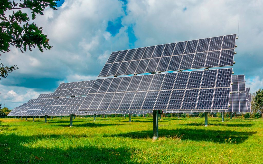 Estampación de seguidores solares